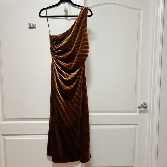Delfi One Shoulder Velvet Pleated Brown A-Line Lea Dress - Picture 4 of 9